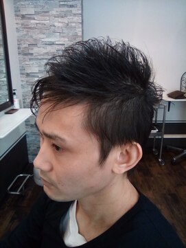 ヘアシップ パロス(Hair ship pharos) スッキリ見せるメンズショート。