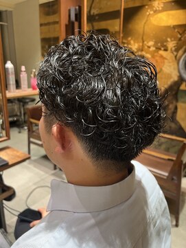 インアンドヤング(in&yang) ビジネスパーマスタイル