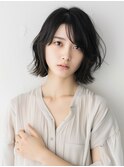 外ハネくびれスタイル×こなれミディ
