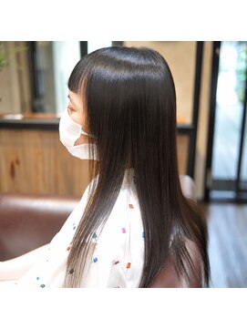 リビング(LIVING) 自然な艶感の縮毛矯正ロング