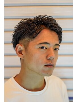 トラスト ザ バーバー 東京駅八重洲店(TRUST the Barber) ショートフェザー/フェザーパーマ/メンズショート