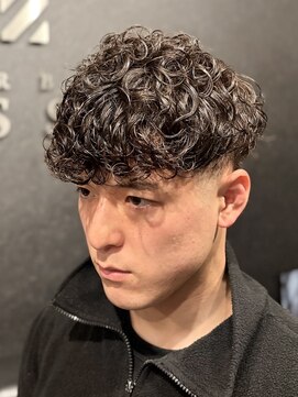 バーバークラシックス(BARBER CLASSICS) スペインカール/ツーブロック/スキンフェード/新潟メンズパーマ