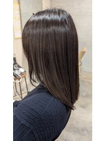 ティーズピーク(ty s peak) ナチュラルストレートと透明感のあるダークカラーで自毛風に◎
