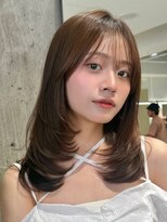ワン 町田(ONE)&nbsp;顔まわりレイヤーの艶ブラウン／町田