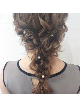 グランルッソ 岡山イオン前(GRAN LUSSO) 季節問わず人気なゆるふわな編みおろしヘアアレンジ。