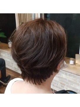 タリナ(Tarina) 襟足スッキリ大人ショートボブ♪【髪質改善取扱店 武蔵浦和】