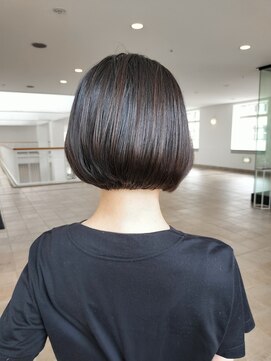 ビュートリアム 神戸(BEAUTRIUM) パツッとボブ/ショートカット/ショートヘア/20代/30代/40代