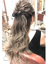 ネオリーブサイン 大森店(Neolive sign) 3Dハイライトカラー ミルクティーベージュ ハーフアップ【大森】