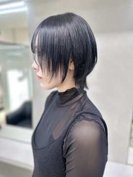 黒髪×ミニウルフ/小顔カット/顔まわりレイヤー/シャギーウルフ