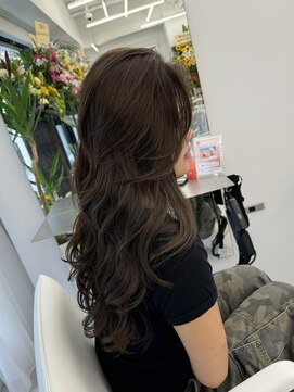 アマトウキョウスマートサロン(AMA TOKYO×Smart Salon) ヘーゼルベージュ　ブリーチなし　レイヤーカット　海外風