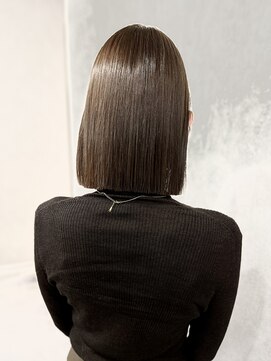 髪質改善ストレート×切りっぱなしボブ【渡辺俊弥】梅田