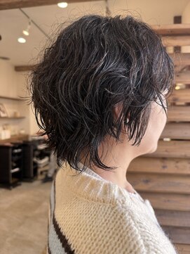 リノ 辻堂(lino) くせ毛活かしミニウルフカット