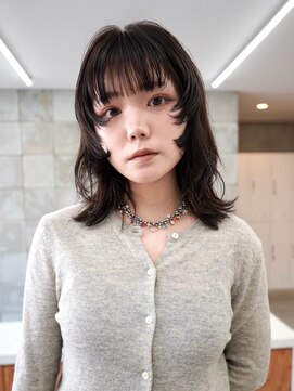 トゥコ(tuco) ニュアンスウルフ　透明感ブラウン　くせ毛風　ブリーチ無し