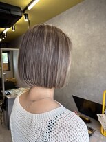 ノダン(Nodan)&nbsp;白髪ぼかしベージュグレージュボブ