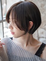 カライング(ing) 大人可愛い20代30代40代黒髪前下がりひし形小顔ボブ丸みショート
