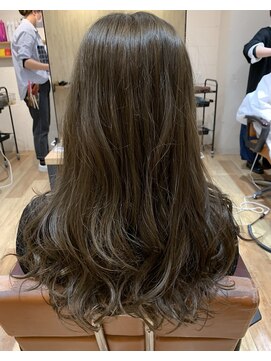 プチメゾントウキョウ(Petit Maison Tokyo) ベージュアッシュ＿エアリーミディ