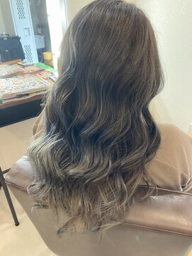 アルビア(ULBEA) グレージュシルバーグラデーション