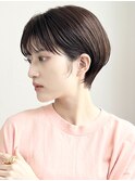 大人可愛いひし形ハンサムショートボブ前下がりグレーベージュ