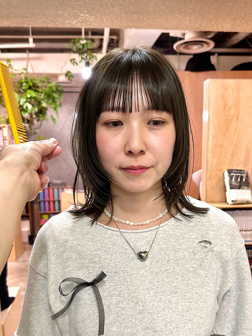 前髪カット＋顔周りカット￥1900