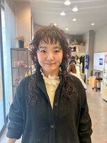 ダニーコウベ(Danny kobe) ロングウルフくるくるパーマピンクメッシュ