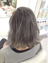 イーエス(E.S)&nbsp;ホワイトバレイヤージュ