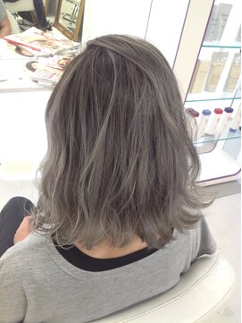 イーエス(E.S) ホワイトバレイヤージュ