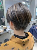 マッシュショート、くっきりハイライト、ネイビーカラー