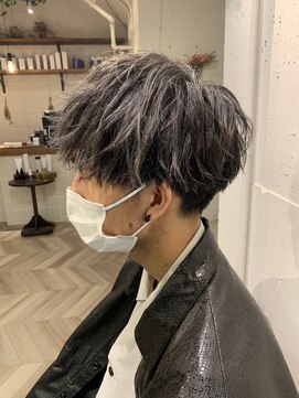 エル(EL by green) 【MITSU】前下がり刈り上げショート×ツーブロック