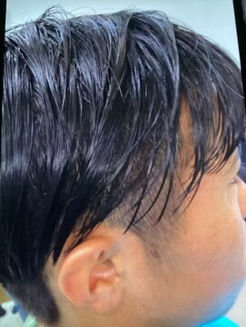 サロンドマナ 如何にもホワード、攻め込み系カット