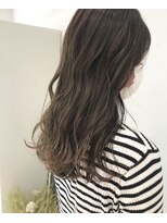 ヘアデザイン ソラ(Sola)&nbsp;ナチュラルグラデーションアッシュカラー×ウェーブロング