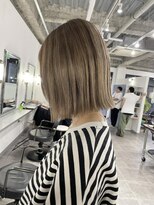 ホリー(HOLLY)&nbsp;ボブ＋ベージュカラー