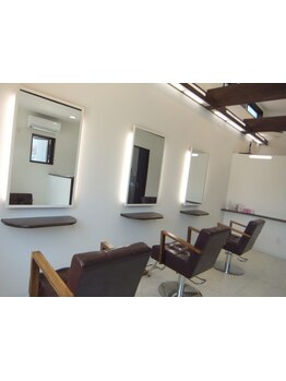 少人数だからこその居心地の良さ◎ゆったりとした空間で、あなただけのサロンタイムをお過ごしください♪