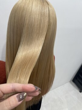 ネイロ 日本橋(NeiRo) 艶髪ショートボブハイライトカラー大人ショートカット白髪ぼかし