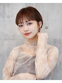 20代30代小顔ショートボブ前髪あり耳掛け艶感マロンブラウン