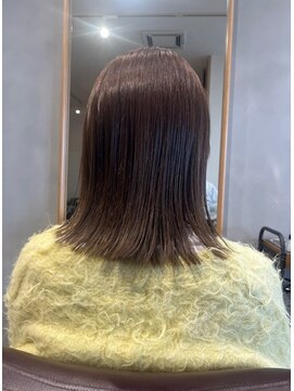 ペレ(pele) イルミナカラー　ハイトーンベージュ　オリーブカラー　ロブ