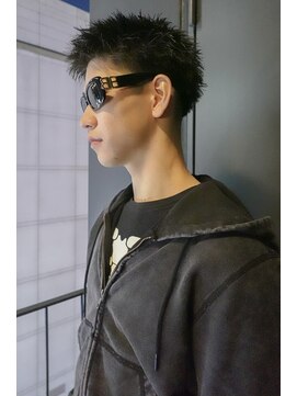 ソーレ(sole) スパイキーショートテーパーフェードメンズカット