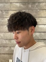 ニアウ 伊勢崎連取店(Niau)&nbsp;MEN’S HAIR/波巻きツイストスパイラル/リバースセンターパート