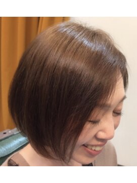 バーバー アカダマ ショートボブ　スタイリスト佐々木