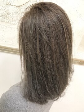 オーズ(O'Z) 透明感◎グレーアッシュカラー