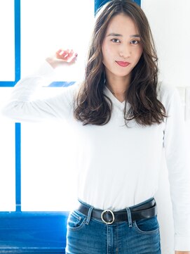 ミリール (Mireel) 柔らかいカールスタイル