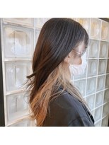 カトレア ストリート店&nbsp;ワンブリーチでハイコントラストインナーカラー