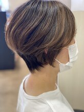 【シルエット】顔周り～後頭部のふんわり、首に沿うえりあしまで全方位から美しいスタイルをご提案！