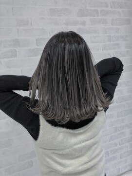 リトル 浦和(little) 外国人風バレイヤージュ_グレージュ_グラデーションカラー