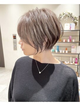 アンド ストーリーズ(&STORIES) 大人可愛い小顔ひし形クビレ丸み20代30代40代大人ショート(蘭)