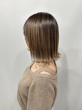 ジジ(JiJi) バレイヤージュカラー