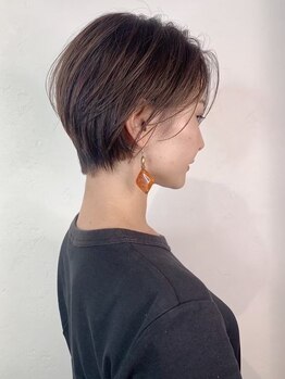 アンダーバーホワイト 泉佐野店(_WHITE)の写真/【泉佐野/駐車場有】クセ/毛量/骨格を計算し、どこから見ても綺麗なシルエット☆垢抜けスタイルに！