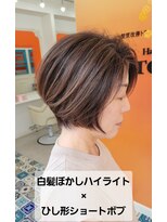 トウカ 南流山店(TOUKA)&nbsp;白髪ぼかしハイライト×ひし形ショートボブ