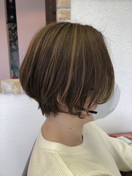 ドゥ スタイル 三国ヶ丘店(Duex Style) 白髪ぼかしハイライト　×ゴールドベージュ　×ショートボブ