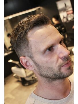 フランクスバーバー アンド ビアークラブ(FRANK'S BARBER and BEER CLUB) スキンフェード