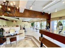 ポノ(pono)の雰囲気(広めのゆったりした店内。)